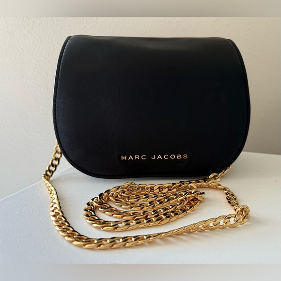 Marc Jacobs Handbags - Marc Jacobs | Black Leather Avenue Small Crossbody Shoulder Bag | Gold Hardware